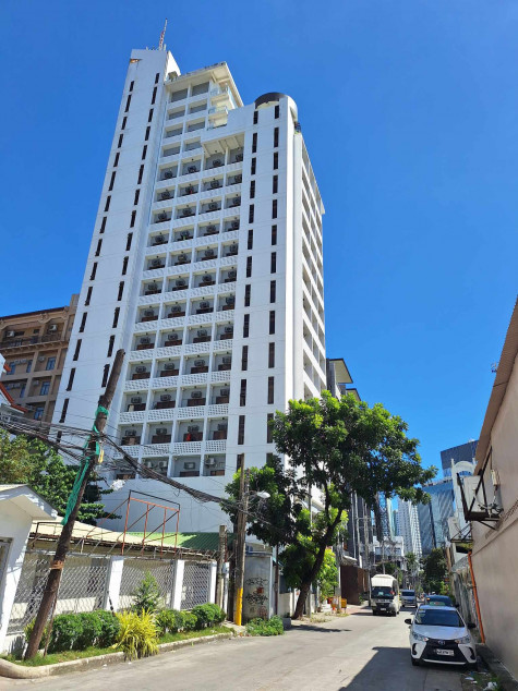 trillium residences 1 bedroom condo exterior