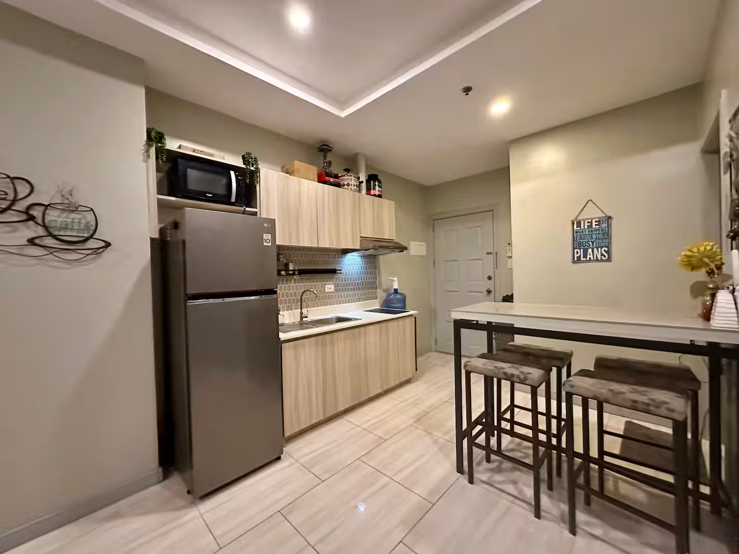 trillium residences 1 bedroom condo kitchen 4